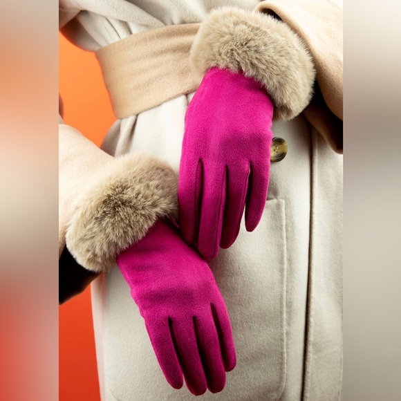 Powder Designs UK Bettina Fuchsia Gloves Faux Fur - Picture 2 of 14